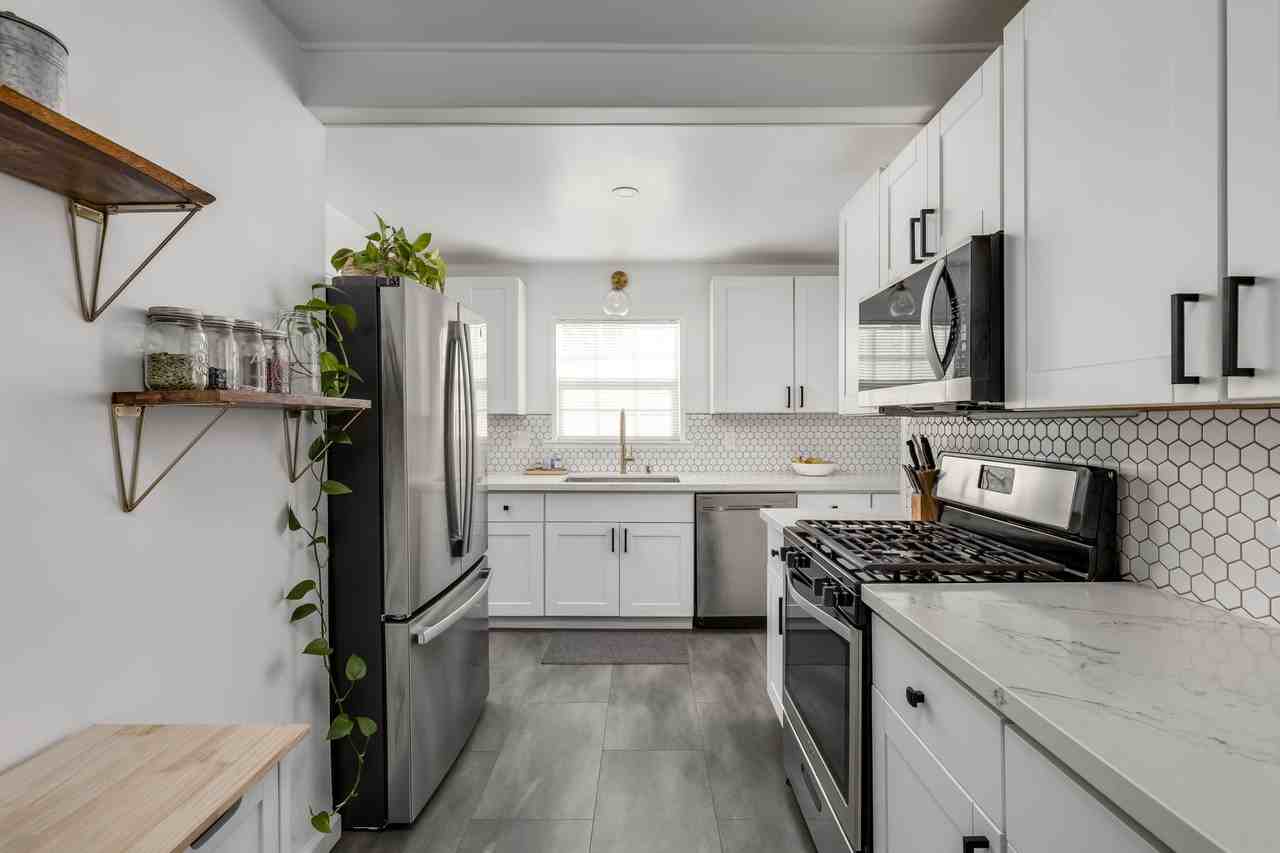 4624 51st St - Photo 2 of 22