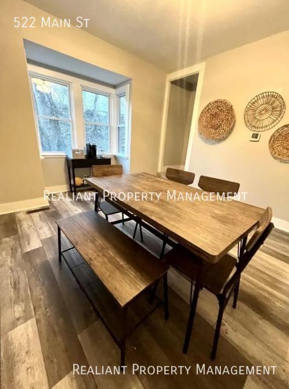 522 Main St - Photo 3 of 8