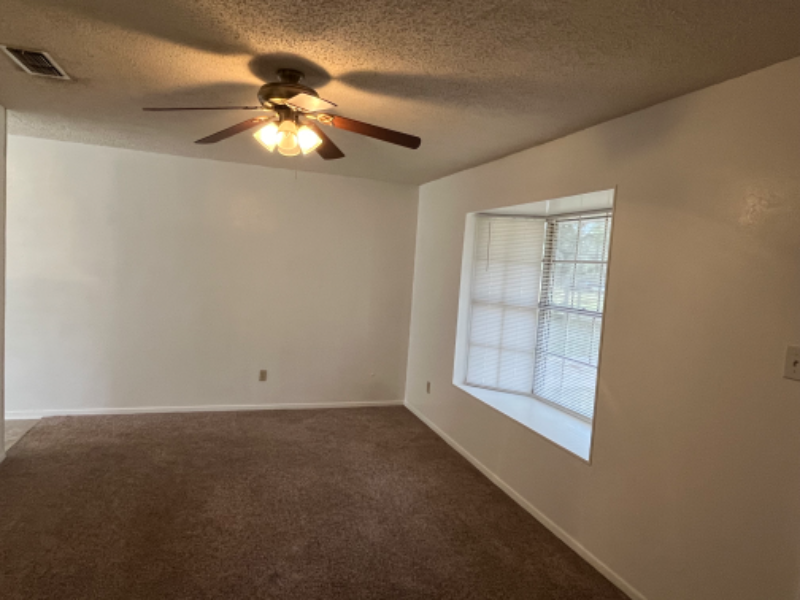 529 Wren St - Photo 3 of 9