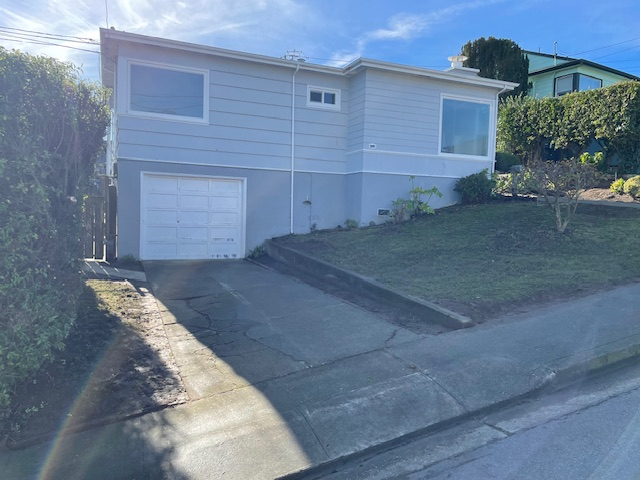 1069 Gilman Dr - Photo 2 of 21