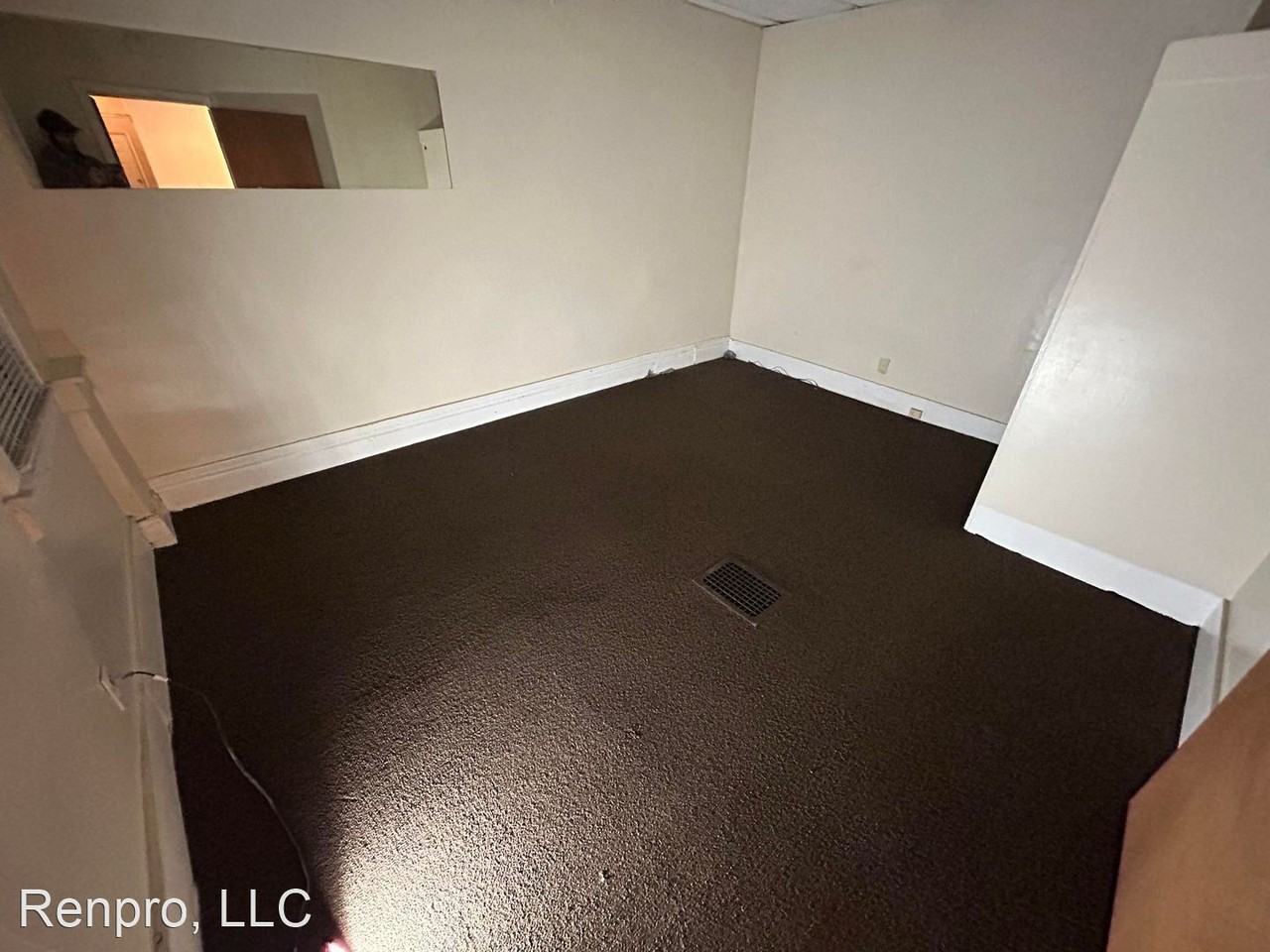 524-528 Emerson Street - Photo 3 of 8