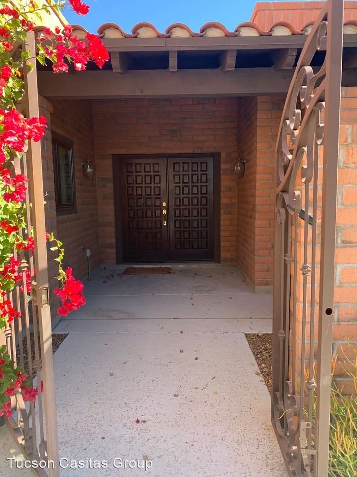 5360 N Via Velazquez - Photo 3 of 36