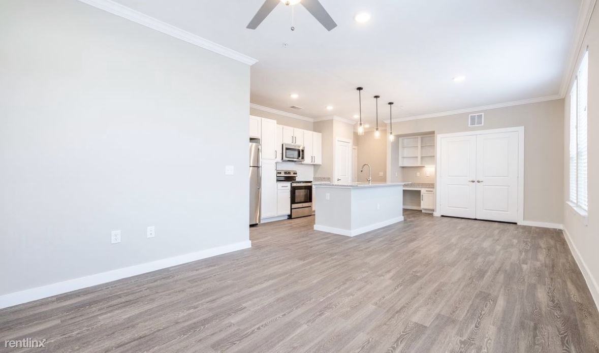 12701 Lexington St - Photo 3 of 7