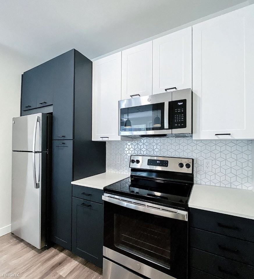 11328 Hero Way W - Photo 3 of 8