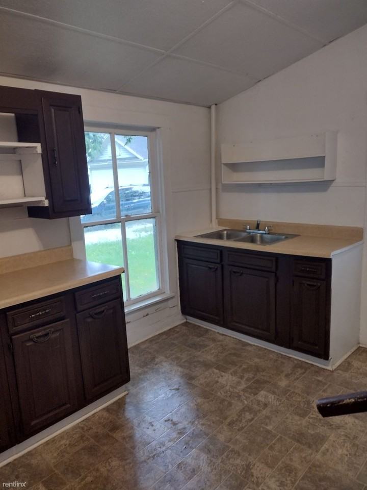 405 New St - Photo 2 of 10