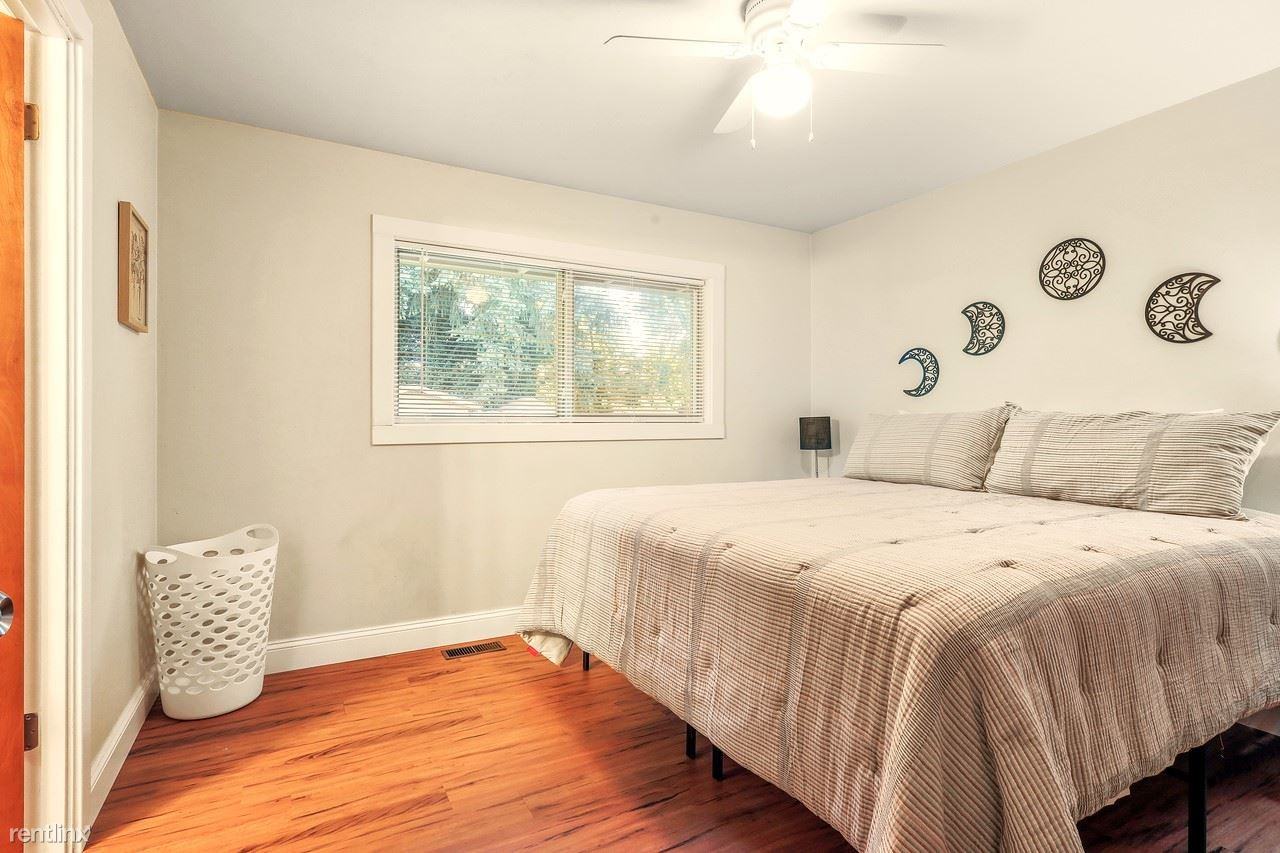 11340 Sw 121st Ave - Photo 3 of 12