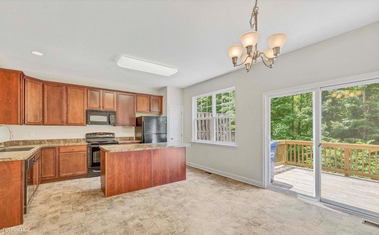 401 English Oak Ln - Photo 2 of 7