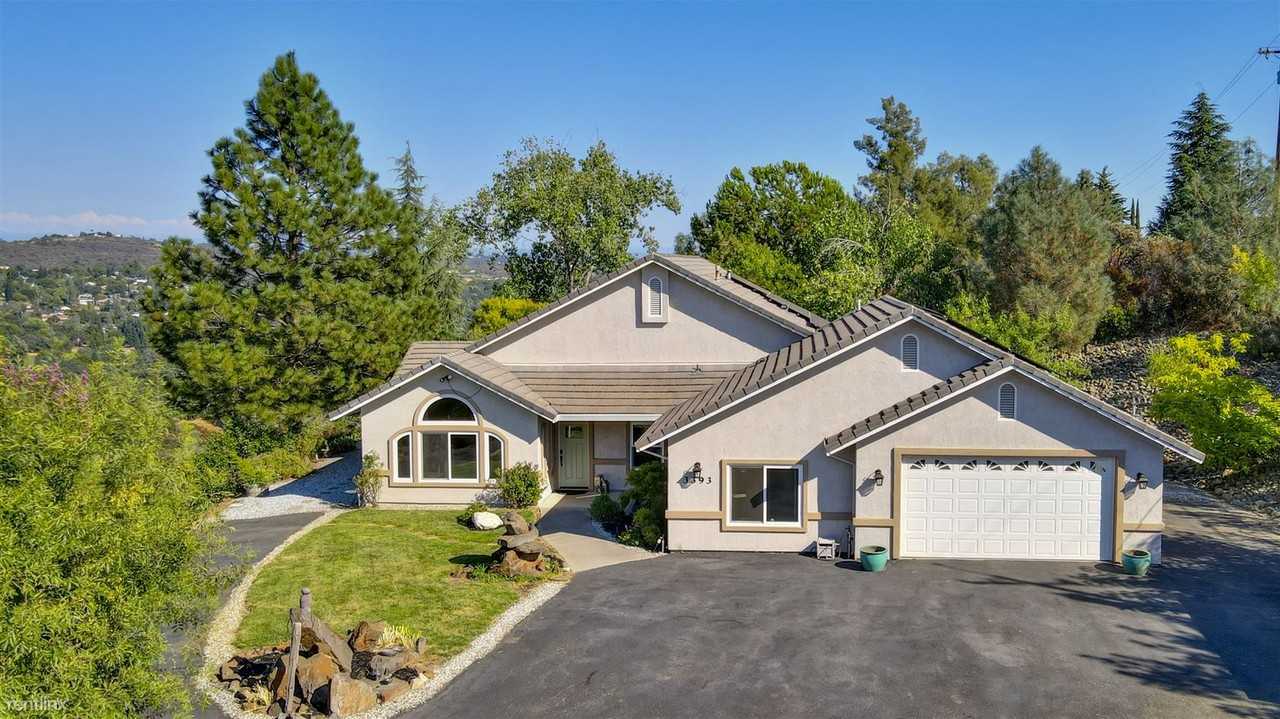 3393 Woodleigh Ln - Photo 2 of 50