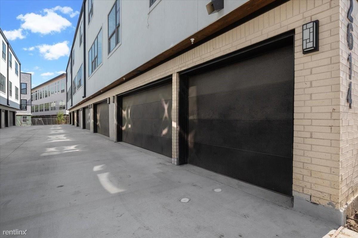 2614 N Carroll Ave #101 - Photo 2 of 9