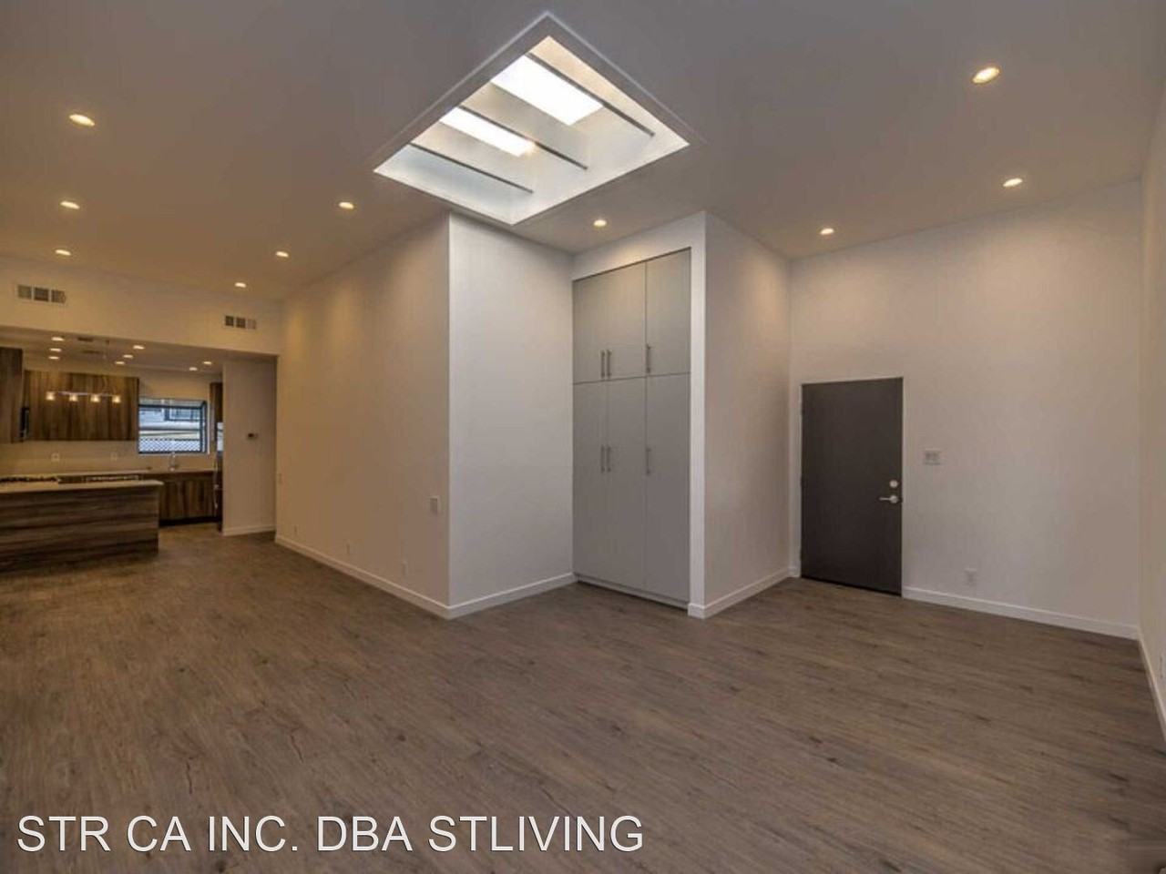 Come home to this Modern 2-bedroom Townhome in West Hollywood! - Photo 2 of 15