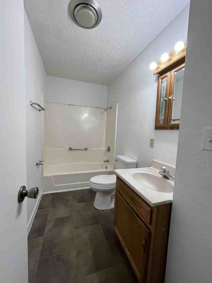 619 S Walnut St Apartments in Historic WestSide, Springfield, IL 62704