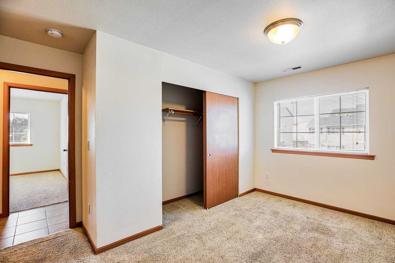 Viola Apartments - Photo 4 of 9