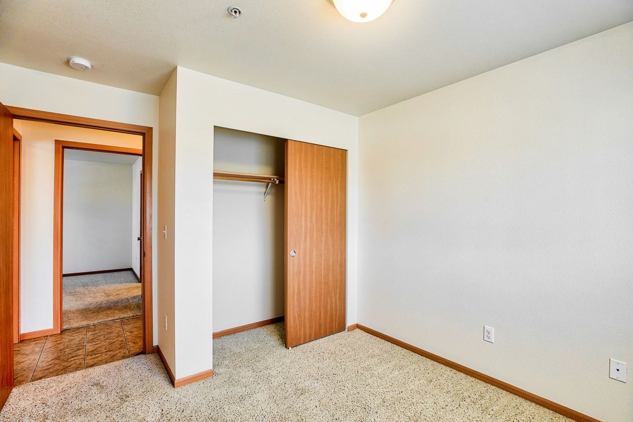 Viola Apartments - Photo 5 of 9