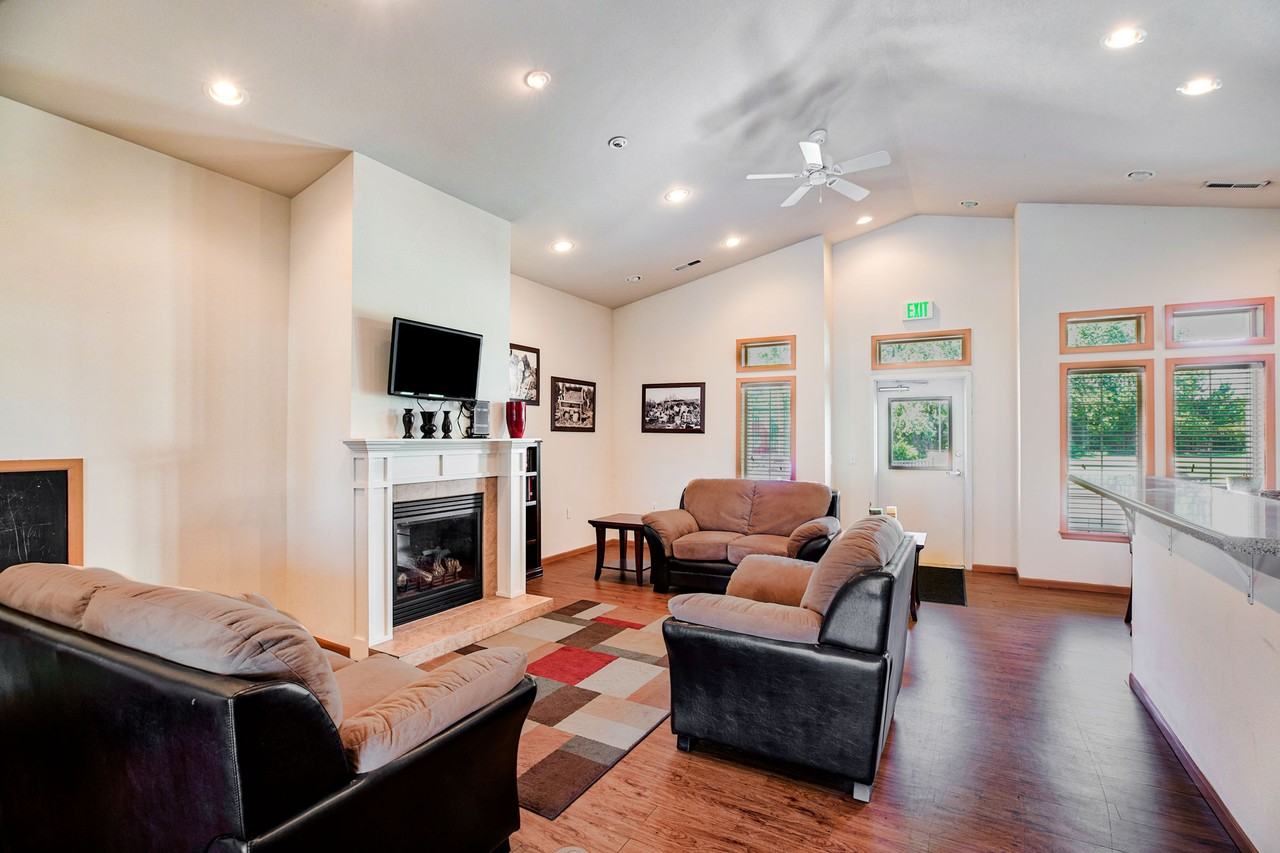 Viola Apartments - Photo 7 of 9