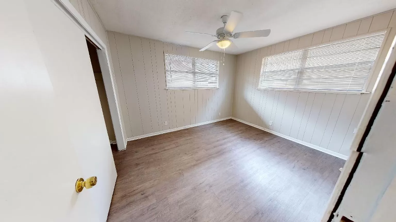 5687 Atlee Ave - Photo 4 of 12