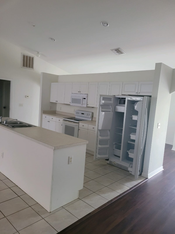 2813 34th St W - Photo 6 of 17