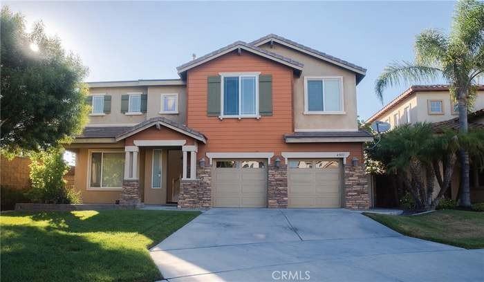 45811 Honeysuckle Court - Photo 3 of 51