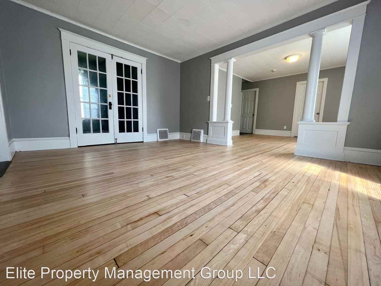 3325 Fremont Ave N - Photo 3 of 6