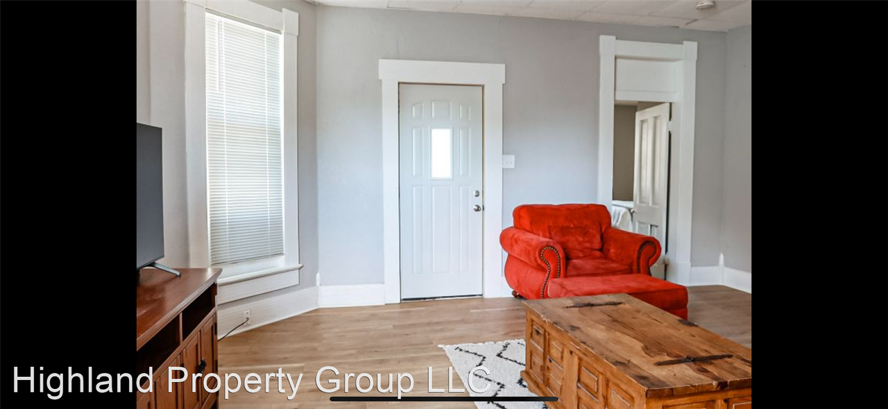 2319 N 11th St - Photo 2 of 5