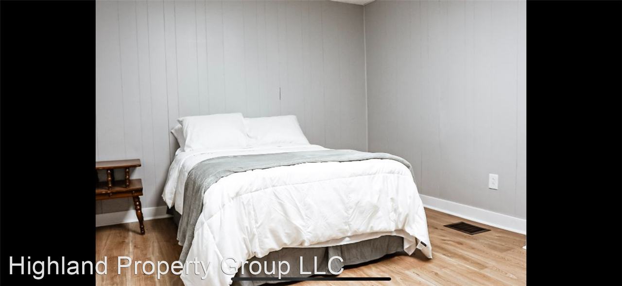 2319 N 11th St - Photo 3 of 5