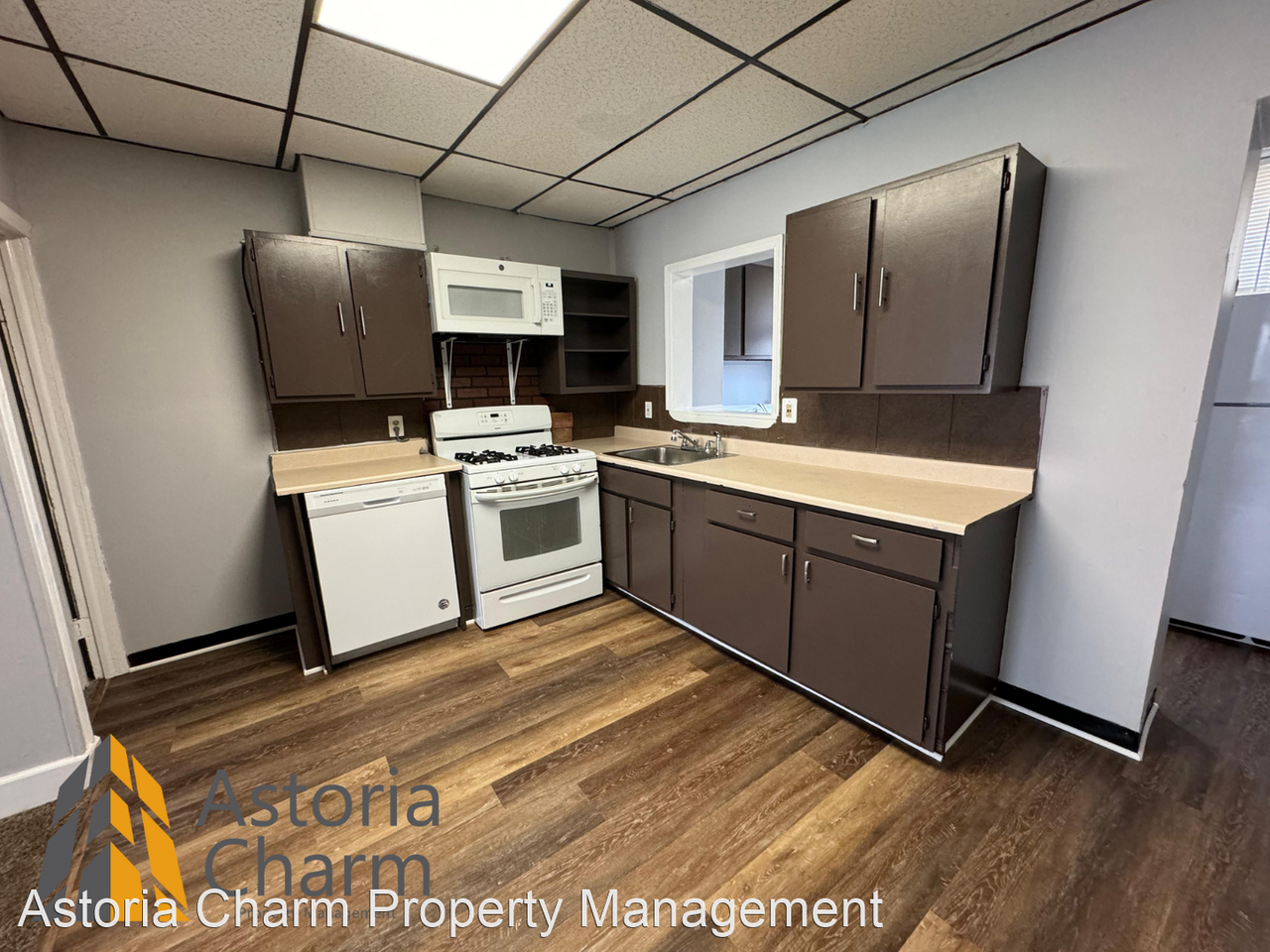 1716 Cole St - Photo 2 of 22