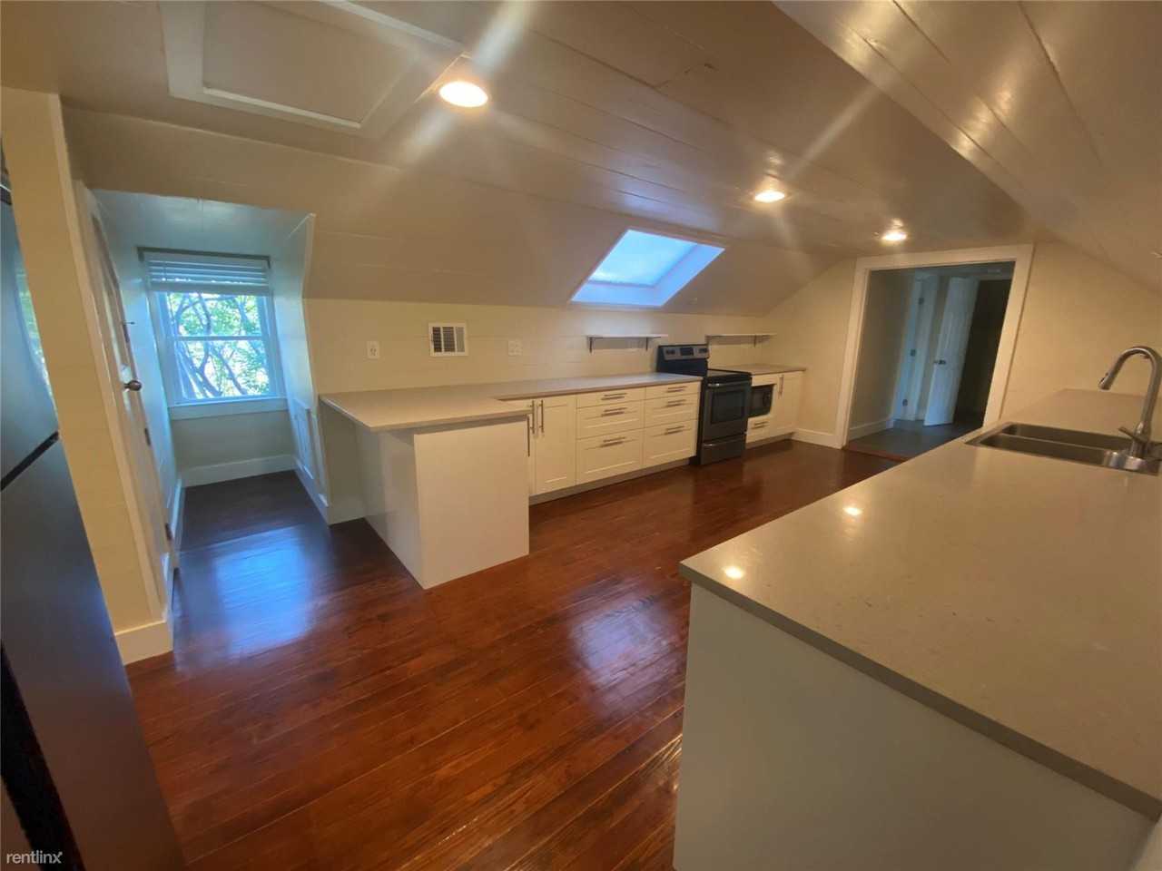 6200 Victor St #1-2 - Photo 3 of 13