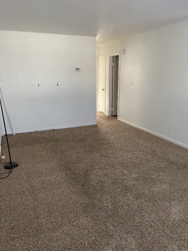 815 48th St #B - Photo 3 of 13