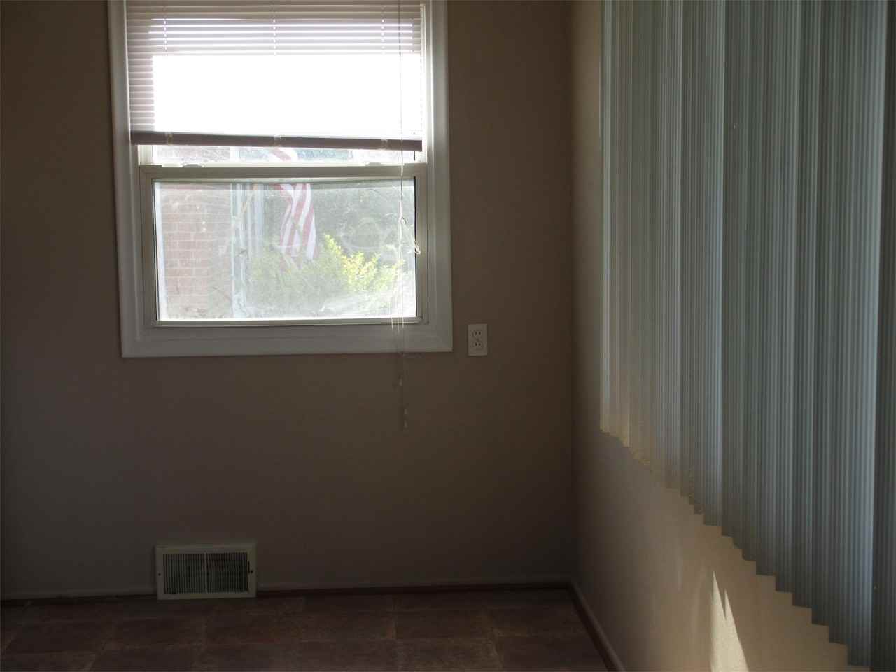 2569 Ackley Ave #1 - Photo 5 of 26