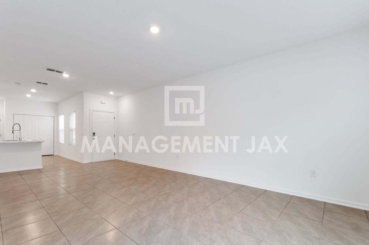 4002 Bay Hawk Ct #1 - Photo 5 of 14