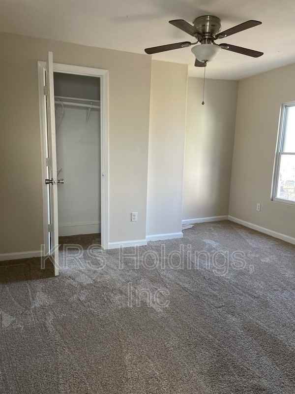 1147 29th St - Photo 4 of 9