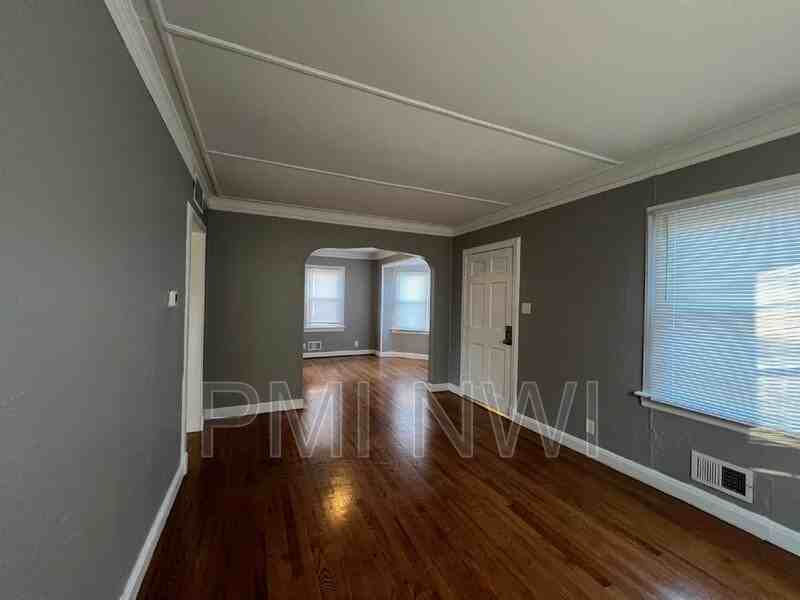 9038 Revere Ct - Photo 3 of 23