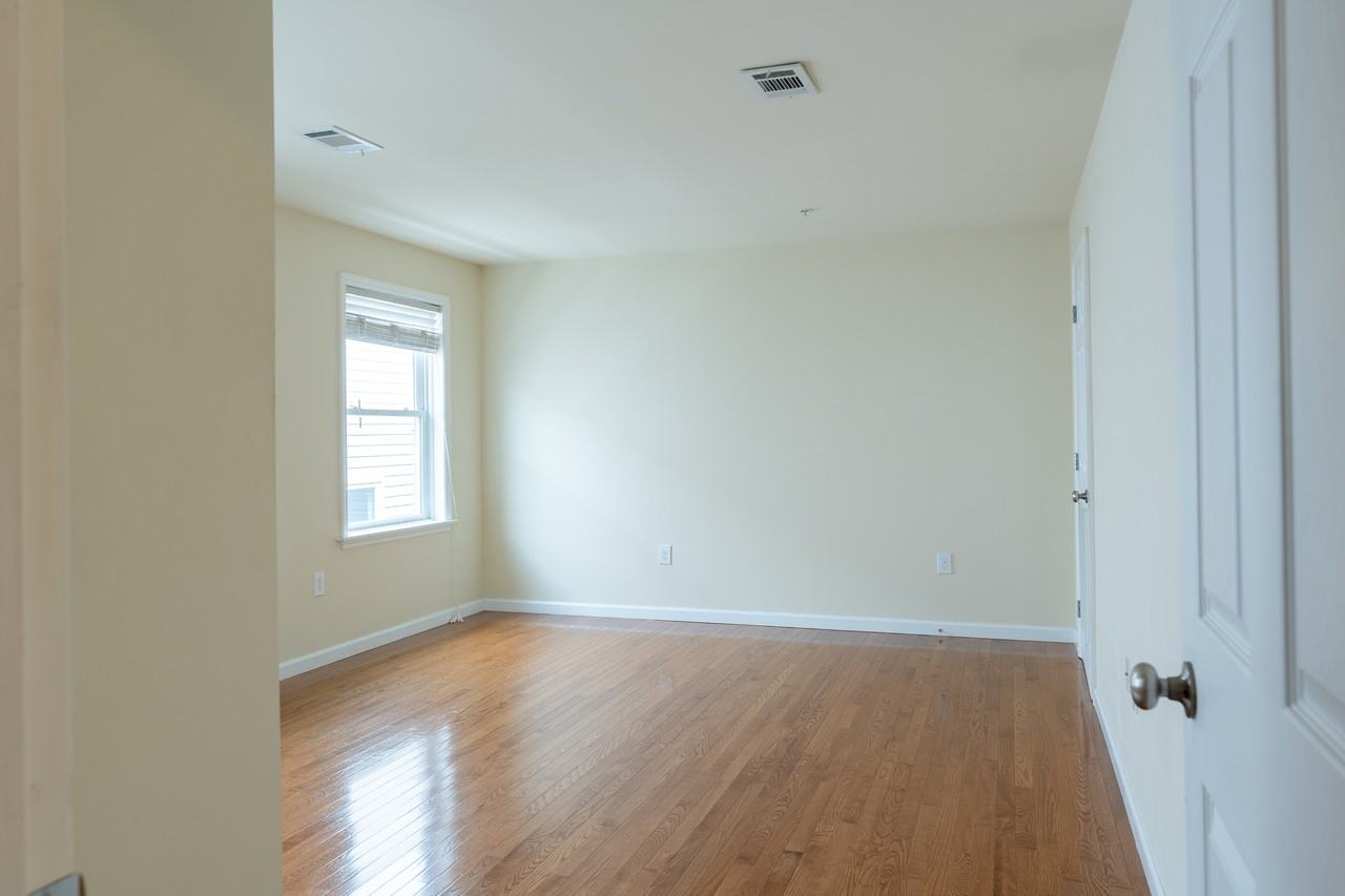 Court Commons - Photo 7 of 9