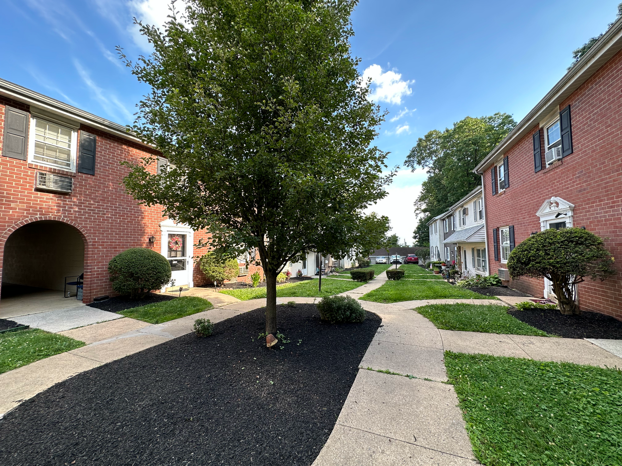 Hampshire Place - Photo 2 of 18