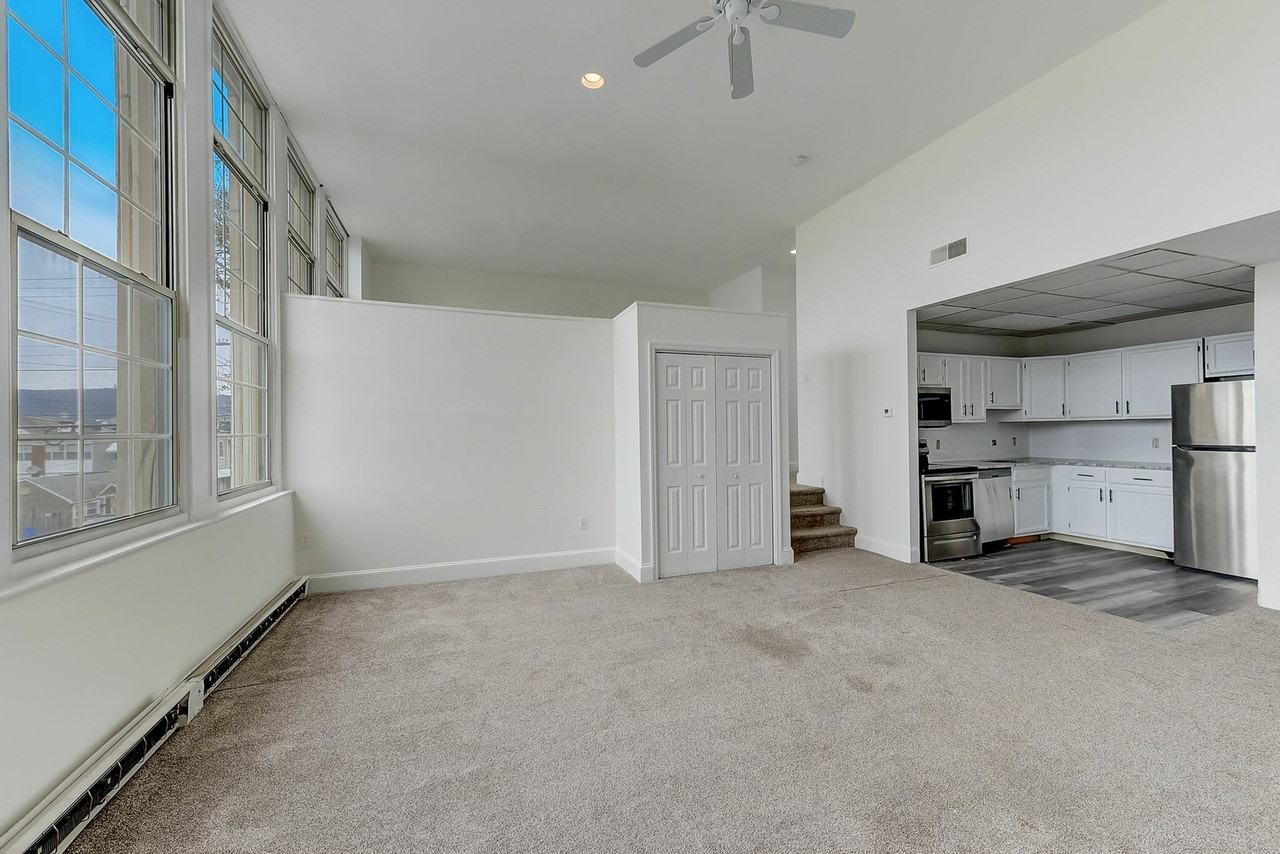 Franklin Manor Apartments - Photo 7 of 22