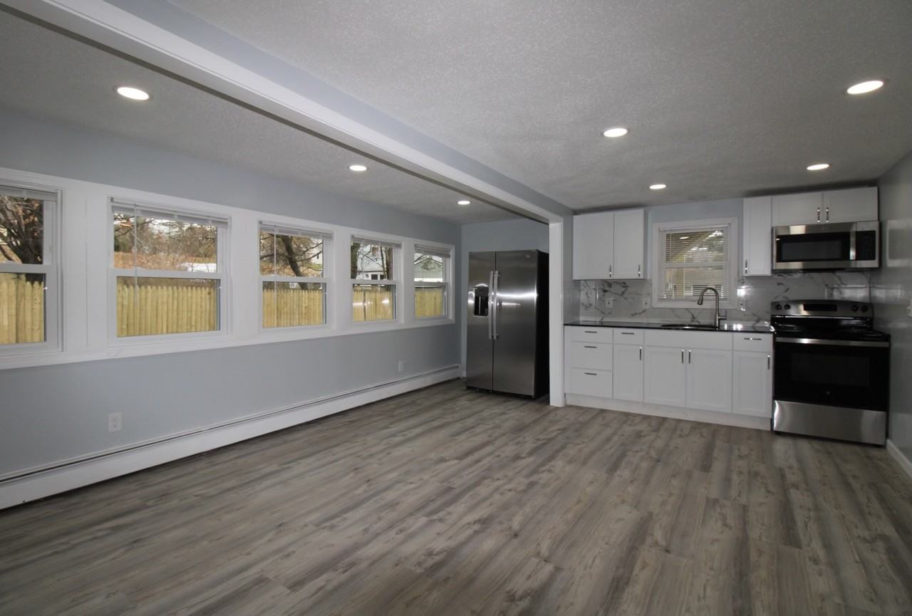 21 Arnold St #1 - Photo 3 of 11