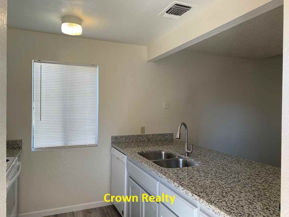 2811 W Mission Ct #1 - Photo 3 of 11