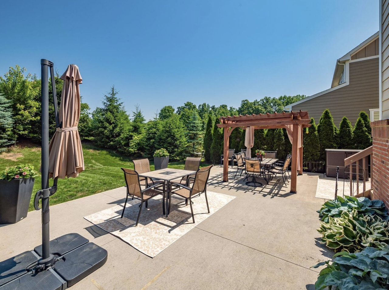7916 Avaleen Cir N #1 - Photo 4 of 29