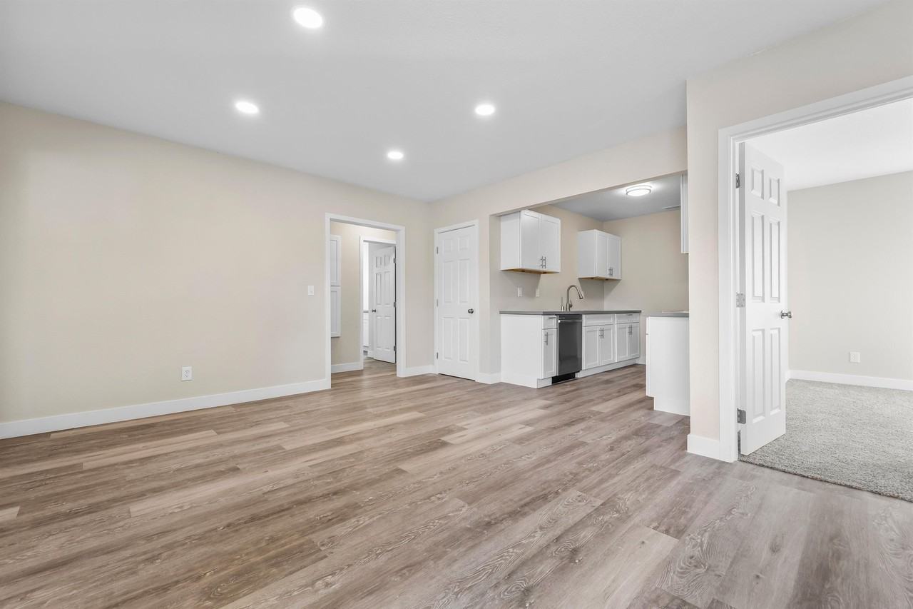 4204 51st St #A - Photo 4 of 29
