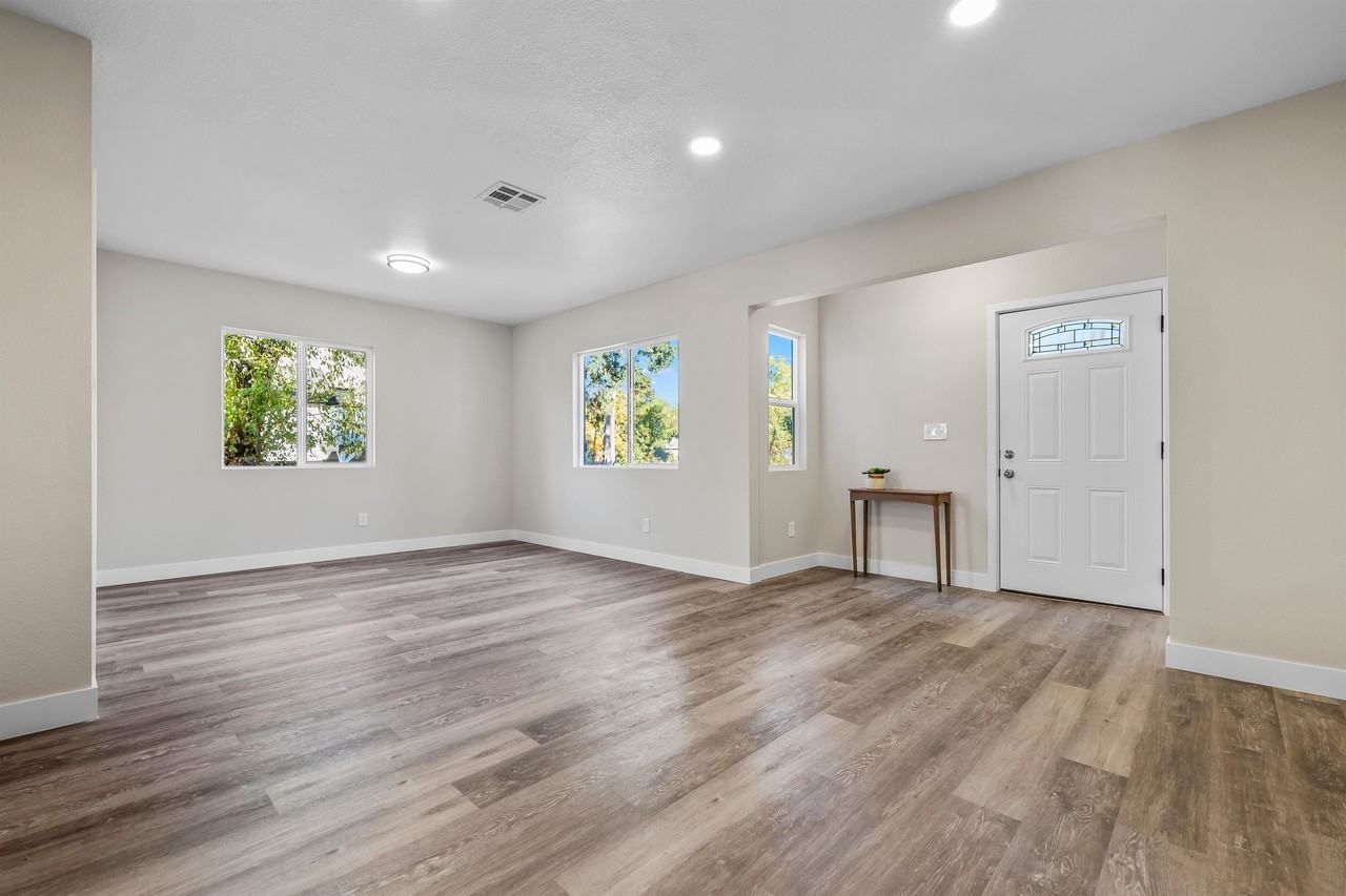 4204 51st St #A - Photo 5 of 29