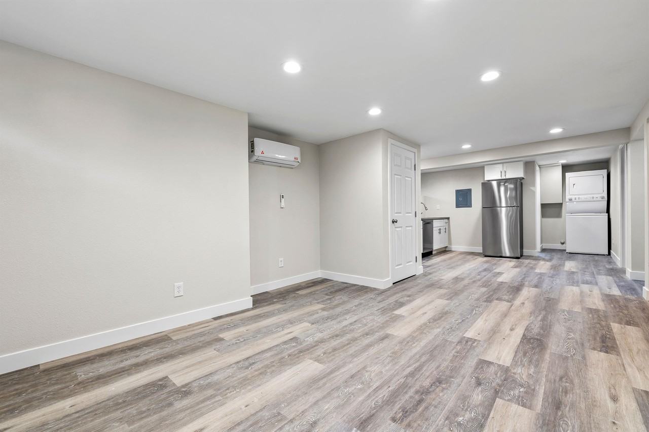 4204 51st St #B - Photo 2 of 21