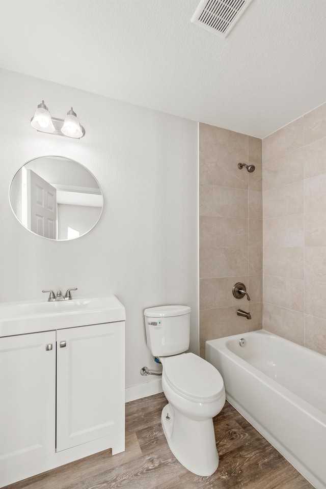 4204 51st St #B - Photo 4 of 21