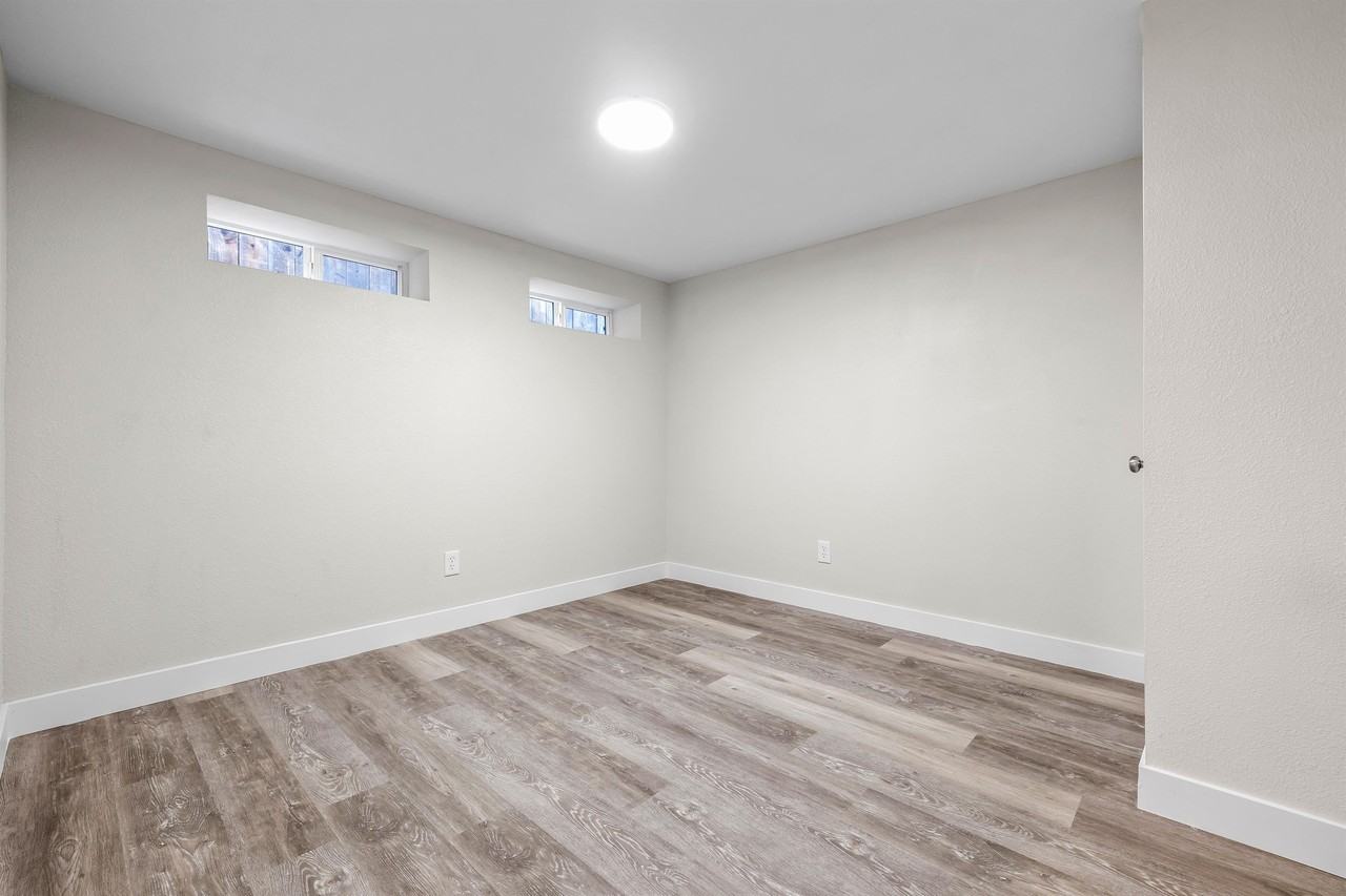 4204 51st St #B - Photo 5 of 21