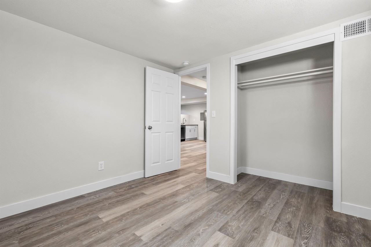 4204 51st St #B - Photo 6 of 21
