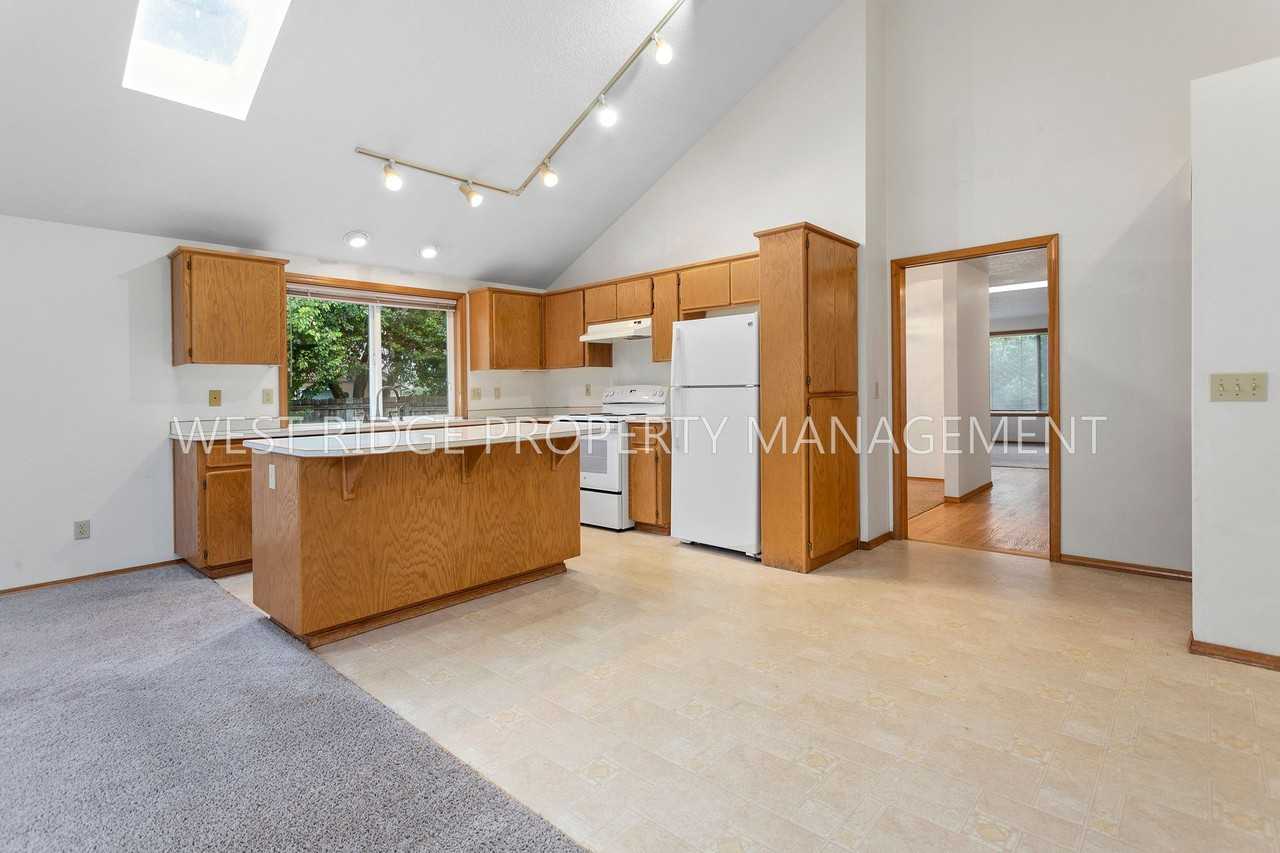 12759 Sw Morning Hill Ct #1 - Photo 6 of 22