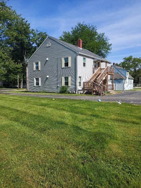 914 North Main Street - Photo 3 of 11