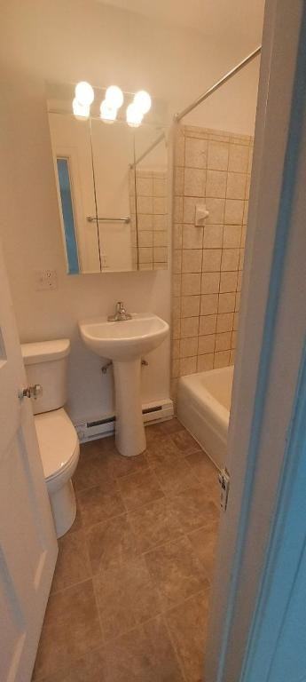 914 North Main Street - Photo 6 of 11