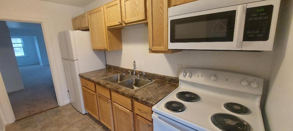 914 North Main Street - Photo 5 of 11