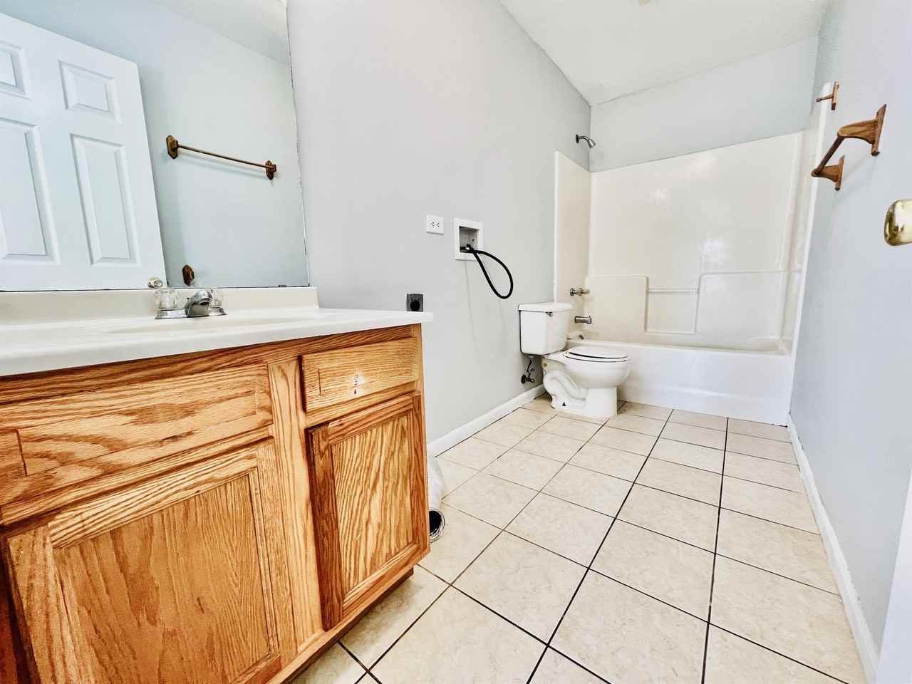 109 Edwin Ln - Photo 2 of 8