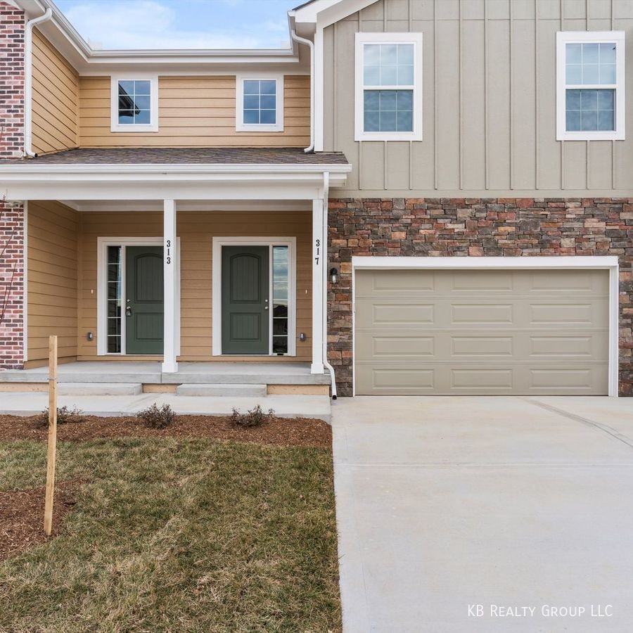 317 Se Rock Garden Ln - Photo 2 of 14