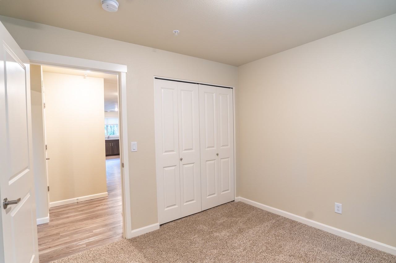 1041 Schurman Drive South - Photo 6 of 50